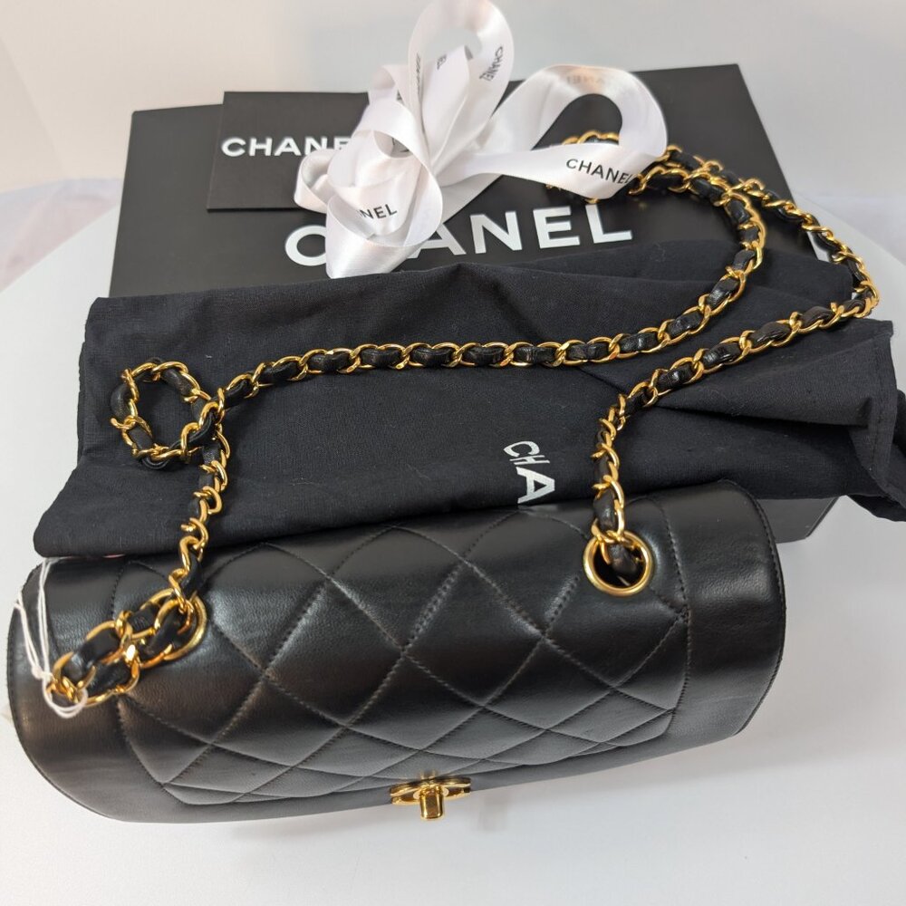 Chanel Vintage Black Medium Diana Quilted Lambskin Flap Bag - Picture 16 of 16